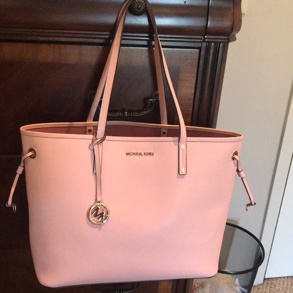 Michael Kors jet set tote